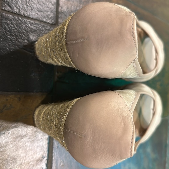 Geox Respira tan wedges
Size 7 - Picture 9 of 13